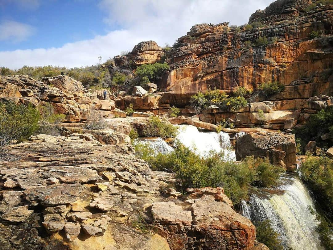 モニカ・レッツィーのインスタグラム：「Time to say goodbye 🇿🇦 For me, it was an exciting first experience in this magical country! In the next few posts I will tell a bit about the three-week trip to #rocklands  Thanks for the great time 🤗 📸 by @dominik.lei  #noplacetoofar #wearemarmot  @scarpa_de @marmot_mountain_europe」