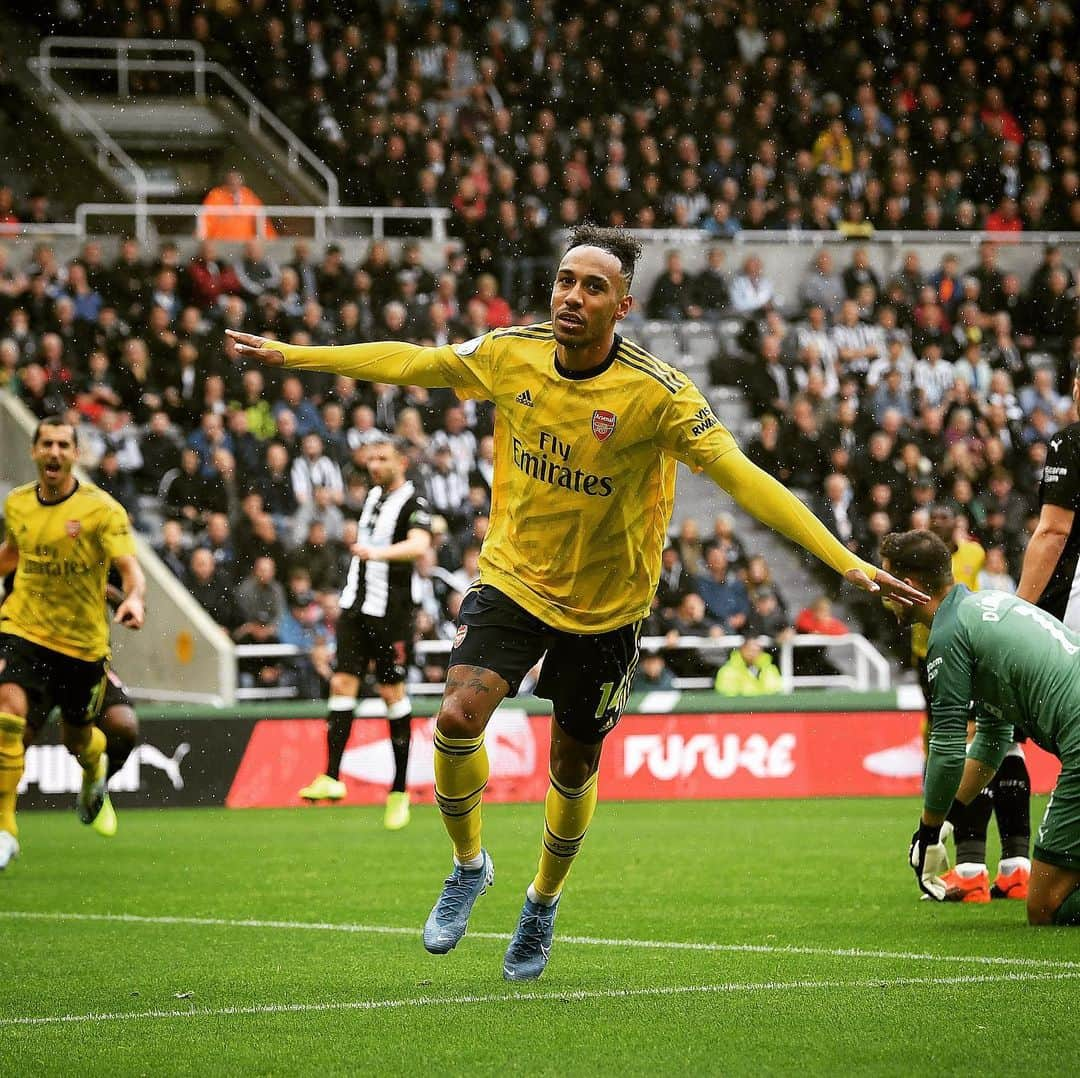 プレミアリーグさんのインスタグラム写真 - (プレミアリーグInstagram)「First #PL match, first #PL goal of the season for Aubameyang #NEWARS」8月11日 23時29分 - premierleague