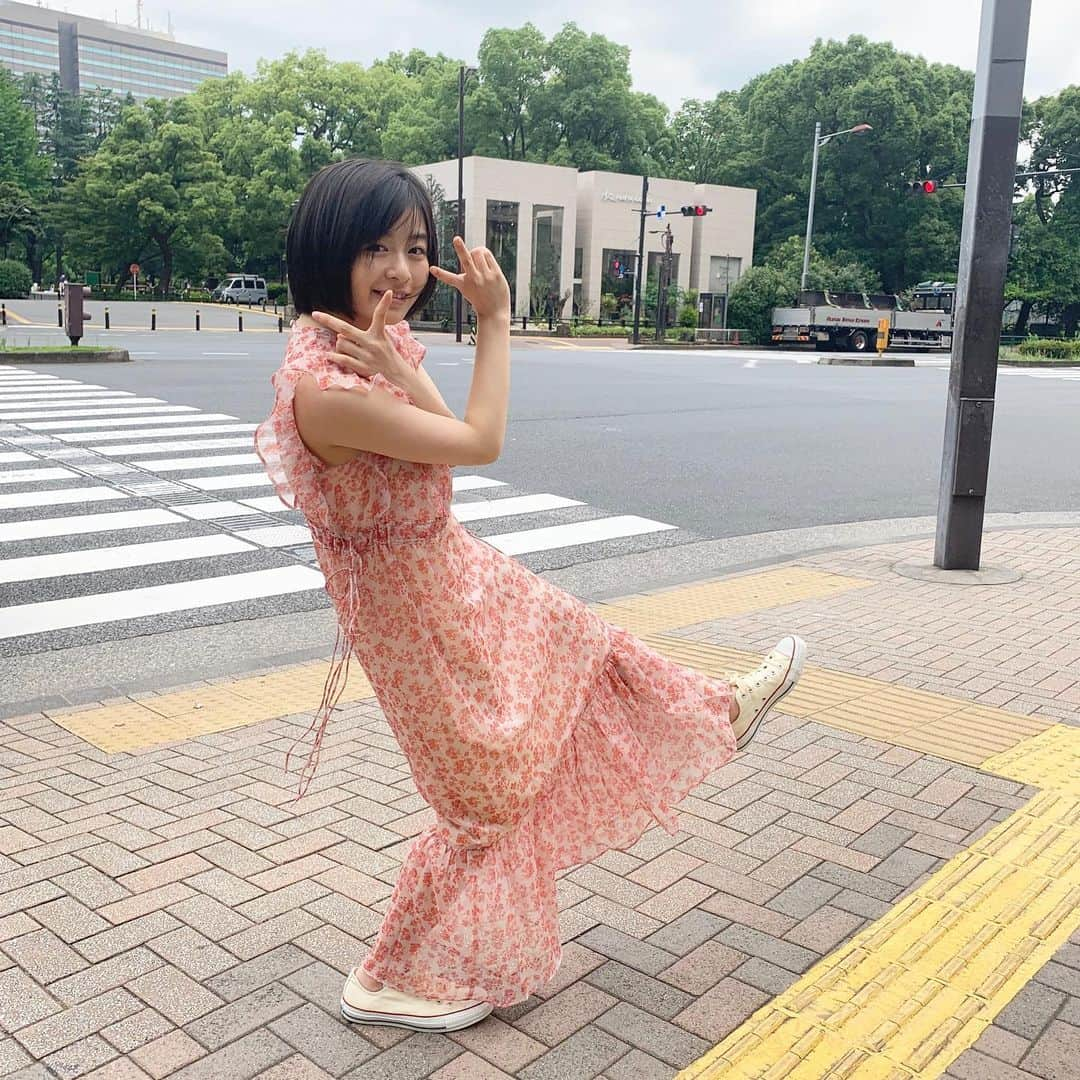 森七菜さんのインスタグラム写真 - (森七菜Instagram)「「ViVi」9月号発売中です✨✨ #ViVi #オフショット #とっても素敵な特集ページに #掲載してもらえて光栄です #森七菜 という文字が#めちゃめちゃ可愛いんです！#見てみてください #もりなな」8月11日 23時24分 - morinana_official