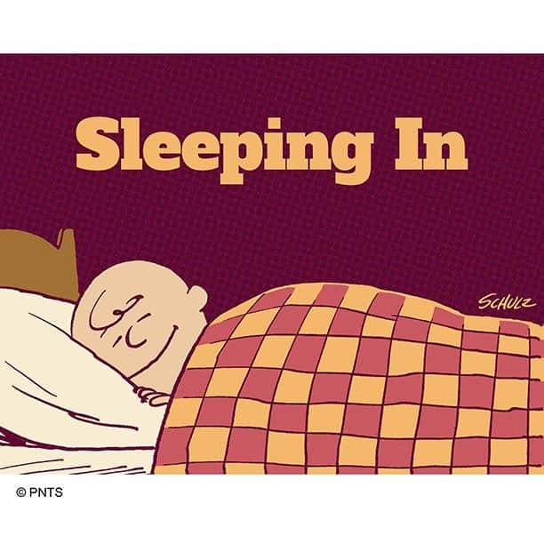 スヌーピーさんのインスタグラム写真 - (スヌーピーInstagram)「Nothing makes me happier than sleeping in.」8月11日 23時26分 - snoopygrams