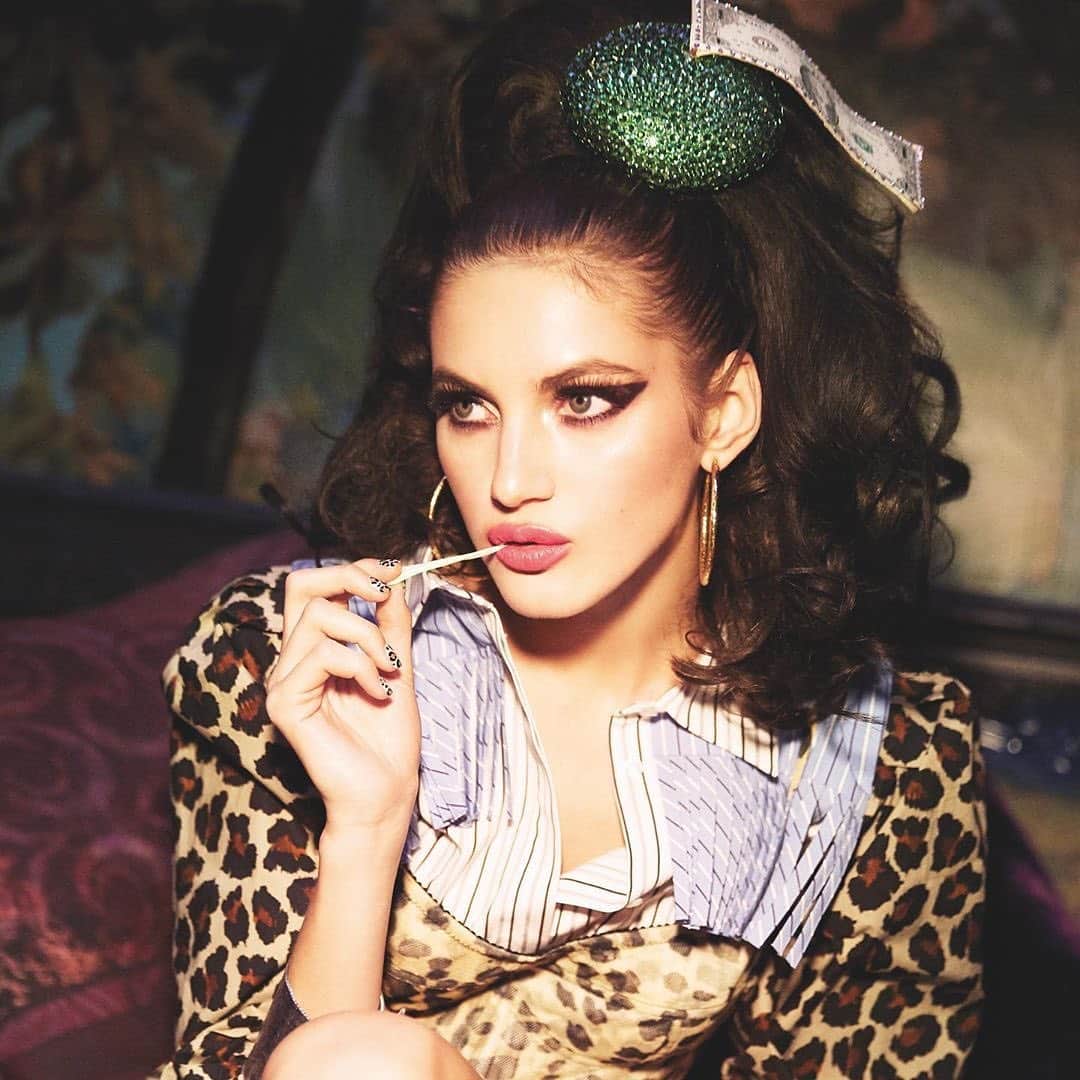 ヴァレリー・カウフマンのインスタグラム：「💋🥂🍒 @Wonderland by @EllenvonUnwerth」