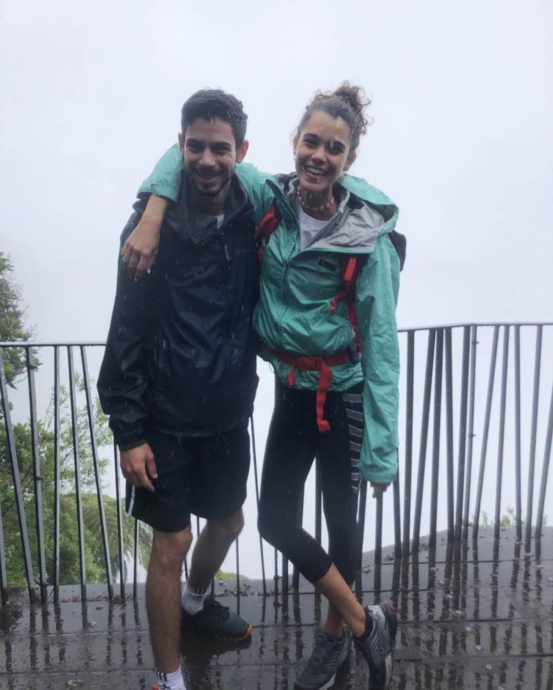 ポーリーヌ・オアロのインスタグラム：「Y a de la joie 😂 We got soaked and ended up watching a grey wall instead of an insane waterfall. Can’t always be lucky !!」
