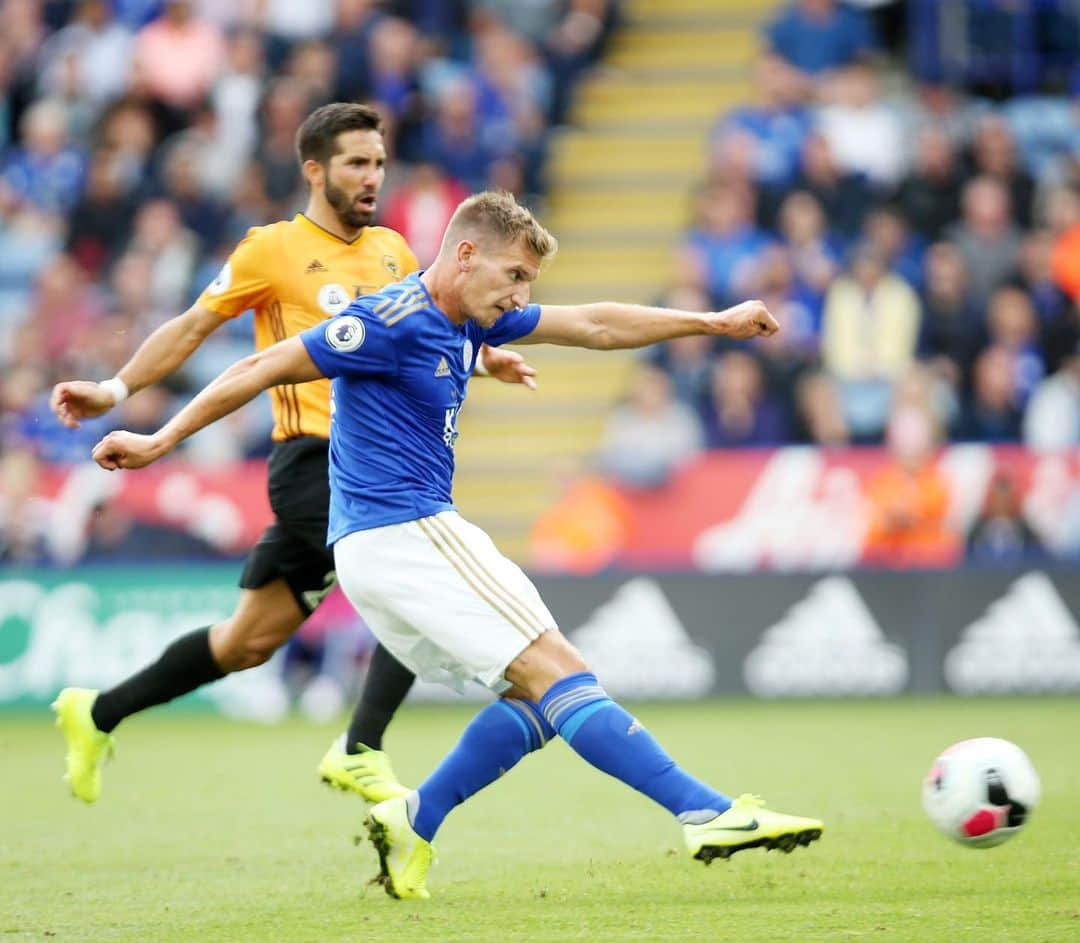 レスター・シティFCさんのインスタグラム写真 - (レスター・シティFCInstagram)「Our first match of the 2019/20 #PL season ends goalless ⚽️ . . . #lcfc • #LeiWol」8月11日 23時55分 - lcfc