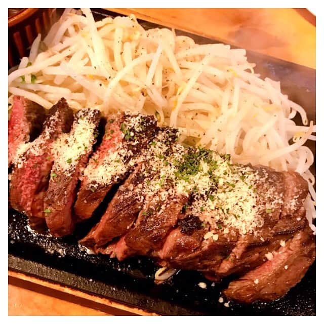 川口智美のインスタグラム：「#東京ベイネットワーク の生中継前後にスタッフさん達と食べたグルメ🤤🍖 #東陽町 にある #肉バルワインジカビヤ と #門前仲町 の #タイガー餃子 です🥟  #東陽町グルメ #肉 #雲丹パスタ #スパークリング #ブルスケッタ #門前仲町グルメ #餃子」