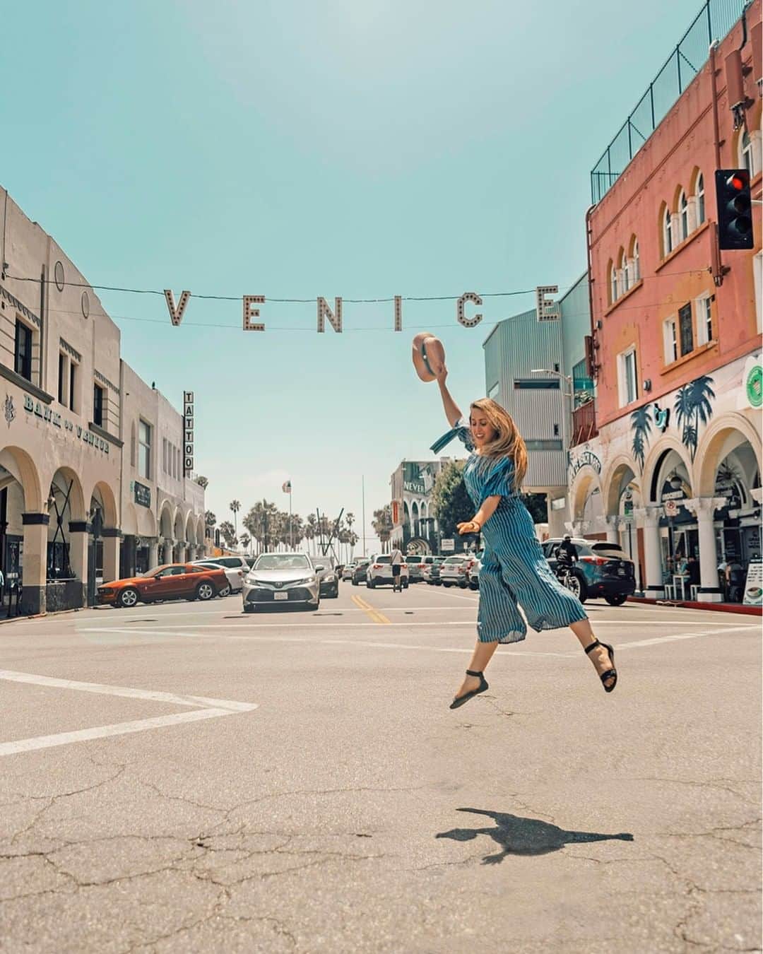 Visit The USAさんのインスタグラム写真 - (Visit The USAInstagram)「"Sunday to me means only one thing: Venice Beach.” How would you spend a Sunday in sunny California? 📷: @ire.ferri #VisitTheUSA」8月12日 0時00分 - visittheusa