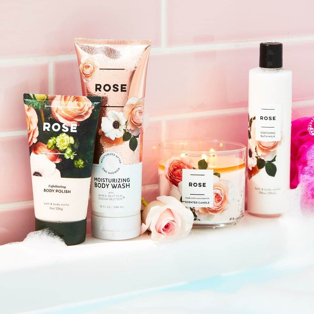 Bath & Body Worksさんのインスタグラム写真 - (Bath & Body WorksInstagram)「Making self care a priority this weekend with NEW Rose 🌹💕 #SelfCareSunday」8月12日 0時00分 - bathandbodyworks