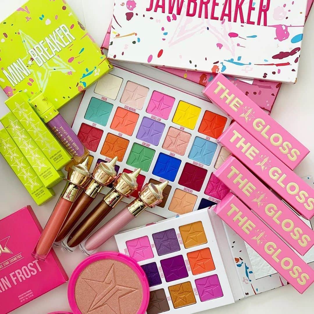 Jeffree Star Cosmeticsさんのインスタグラム写真 - (Jeffree Star CosmeticsInstagram)「CANT.GET.ENOUGH😍 The look possibilities are ENDLESS with our #JAWBREAKER collection 🍭💦 Photo by : @chelseabeautyspy 💖 #jeffreestarcosmetics」8月12日 0時00分 - jeffreestarcosmetics