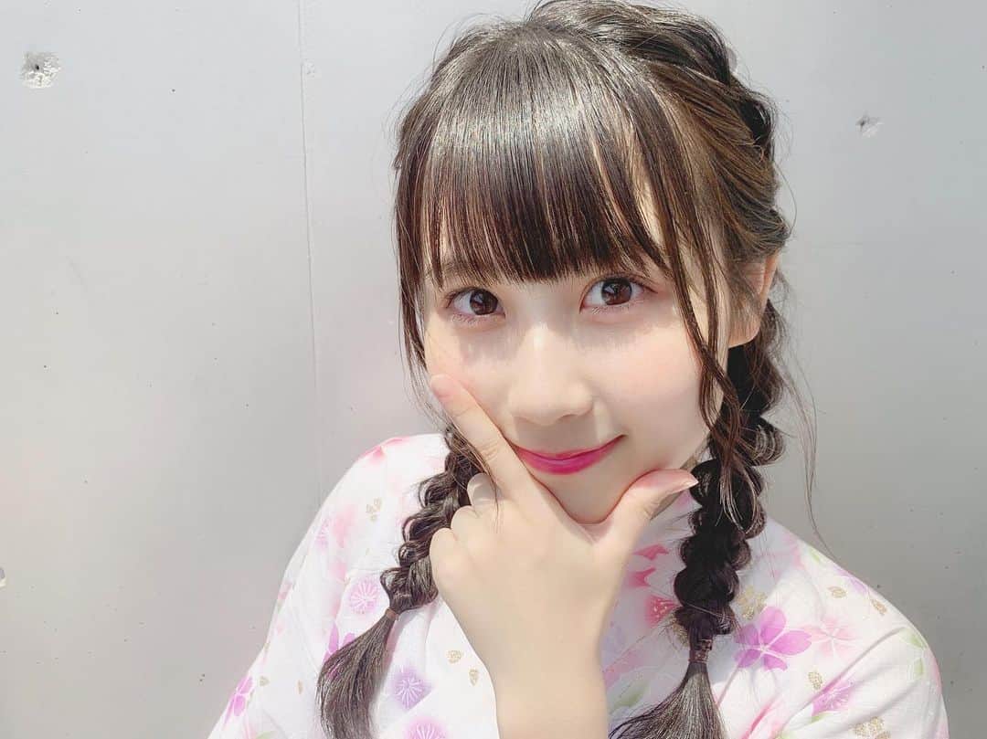 井上瑠夏さんのインスタグラム写真 井上瑠夏instagram 髪型は ふんわり三つ編みに してもらいました 彡 浴衣ヘアアレンジ みつあみ 8月12日 0時08分 Ruka Inoue48