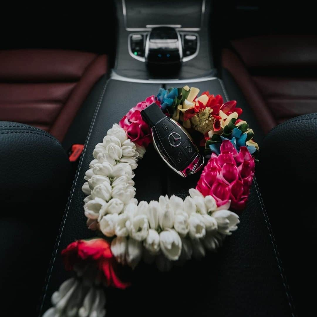 Mercedes-Benz Thailandさんのインスタグラム写真 - (Mercedes-Benz ThailandInstagram)「I'm calling you to say 'I Love You' ❤️ Happy Mother's Day.  #MercedesBenz #MercedesBenzThailand」8月12日 11時00分 - mercedesbenzthailand