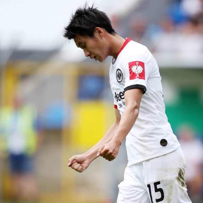 のインスタグラム：「[DFB杯]鎌田初ゴールのフランクフルト、逆転5発で初戦突破! 長谷部と揃ってフル出場  #鎌田大地 #長谷部誠 #初ゴール #フランクフルト #Frankfurt #DFP #soccer #football #サッカー #gekisaka #ゲキサカ」