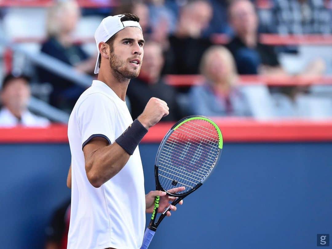 カレン・ハチャノフのインスタグラム：「Bye Montreal🇨🇦!!Positive week! We keep on working and improving!👊🏻 Thank you everybody for your support as always!!🙏🏻 @couperogers // До скорой встречи Монреаль🇨🇦 Позитивная неделя! Мы продолжаем работать и стараться прибавлять👊🏻 Всем спасибо за вашу поддержку!!🙏🏻 #TrustTheProcess #Hope #Believe #Fight #TeamKhachanov」