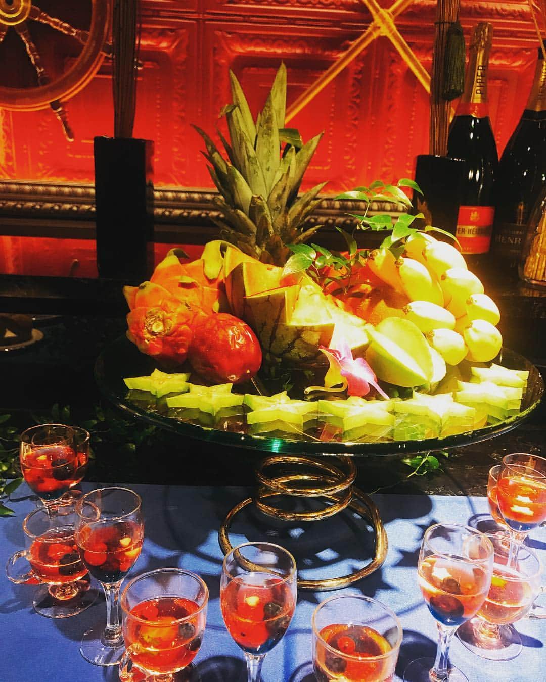 ホテルモントレ横浜のインスタグラム：「♥ ￣￣￣￣￣￣￣￣￣￣ @hotelmontereyyokohama.bridal をフォローしてね＊*. . 大人のフルーツブッフェ🥭 . . ◆ホテルモントレ公式HPはこちら* ‪https://www.monterey-wedding.jp‬ . #モントレ #モントレ花婿 #dressy花嫁 #プレ花嫁 #marry花嫁 #卒花 #marryxoxo #wedding #weddingceremony #weddingreception #weddingparty #weddingdress #dress #flower #yokohama #日本中のプレ花嫁さんと繋がりたい #結婚式 #パーティー #披露宴 #ホテルウェディング #ウェディングドレス #横浜#モントレ横浜 #横浜花嫁 #みなとみらい#令和婚  #ブライダルフェア」