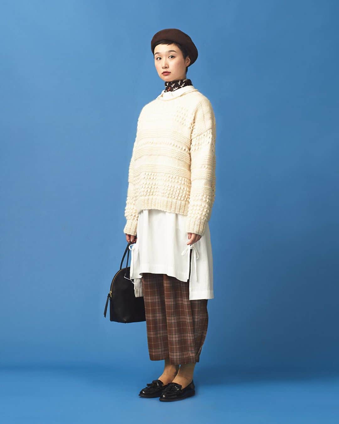 chambre de charmeさんのインスタグラム写真 - (chambre de charmeInstagram)「. 【 chambre de charme 2019 autumn collection 】 ㅤ  knit pullover ¥13,800+tax / Malle one-piece ¥14,800+tax / Malle pants ¥10,800+tax / chambre de charme hat ¥4,800+tax / odds bag ¥15,000+tax / TIDE WAY ㅤ  Photo: Ryoko Ono(@musshkamayaturyoko) Hair&Make: Aya Murakami(@ayamurakami__) Styling: Kaho Yamaguchi(@kaho__yamaguchi) Model: Tara(@tarafuku333 ) . #2019autumncollection  #chambredecharme #mallechambredecharme  #matquotidien#eipe#malle#mat」8月12日 10時29分 - malle_cdc_official