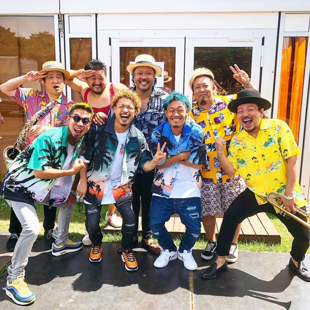 のインスタグラム：「モンパチとKO-SHIN観に来たばい‼︎ #MONGOL800 #WANIMA #ロッキン」