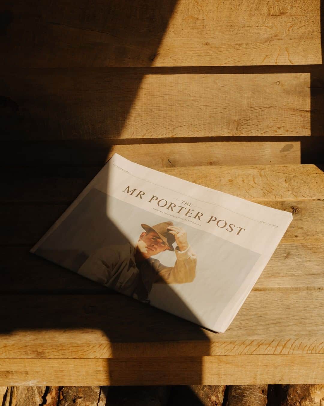 MR PORTERのインスタグラム：「This is our ideal Sunday reading material. What's yours? #MRPORTERpost」