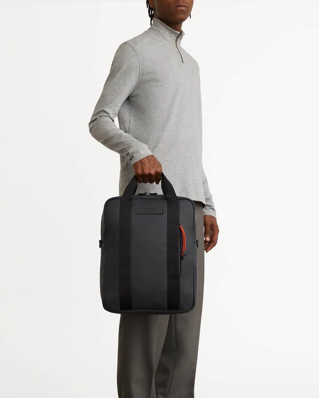 ウォントのインスタグラム：「Our sustainably crafted convertible bags offer utility at every touchpoint. Our Dorado effortlessly adapts for the active city life—featuring media pockets for laptop, phone and chargers. Shop unisex convertible bags, link in bio. — #wantlesessentiels #sustainable #ECONYL #convertiblebags #accessories #unisex」