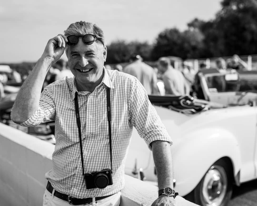 ハケットのインスタグラム：「"Half a tank of diesel and a couple of your finest linen shirts, please". @mrjhackett spotted in the pit lane at Goodwood Breakfast Club last weekend. 📷 @samuelmchurchill #goodwoodbreakfastclub #hackett」