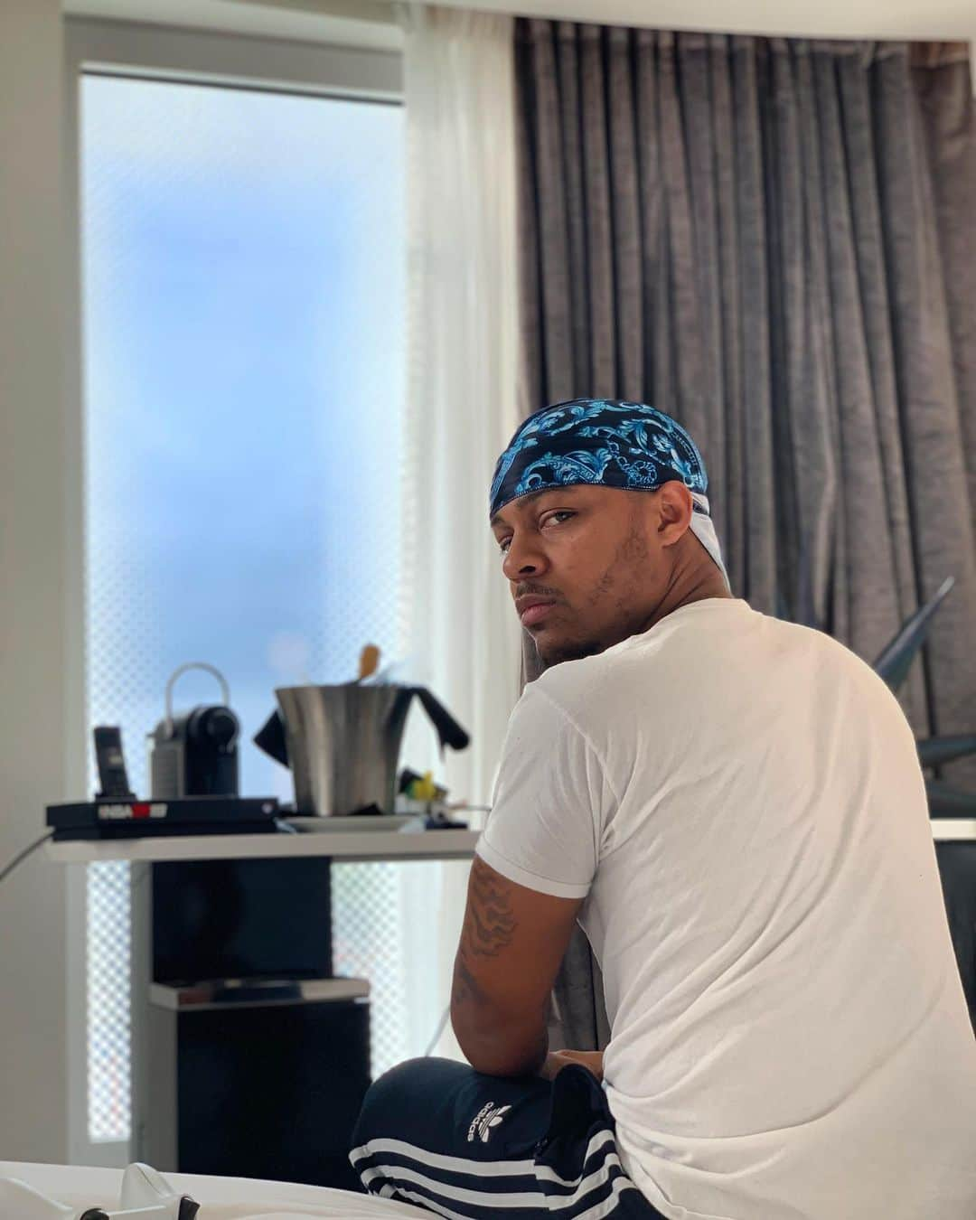 バウ・ワウさんのインスタグラム写真 - (バウ・ワウInstagram)「London 🇬🇧 for the Week! All work! du rag came from @redbykissformen you already know. Available in all beauty supply stores! #UK #guhhatl #BWPOWERWAVE #wavers」8月12日 2時18分 - shadmoss