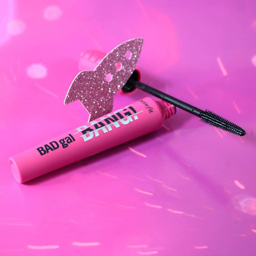 Benefit Cosmetics UKさんのインスタグラム写真 - (Benefit Cosmetics UKInstagram)「💕Who else is majorly crushing over our limited edition #BADgalBANG pink!? (mascara is JET BLACK) 💕Same amazing, best selling formula in a new, sassy outfit! Leave a 💕 if you NEED this is in your makeup bag! #benefit #beauty #makeup #BADgalBang #outofthisworld #mascara . . . 📷 Image Description: Limited edition pink packaging BADgal BANG! on a pink background with a pink rocket」8月12日 2時26分 - benefitcosmeticsuk