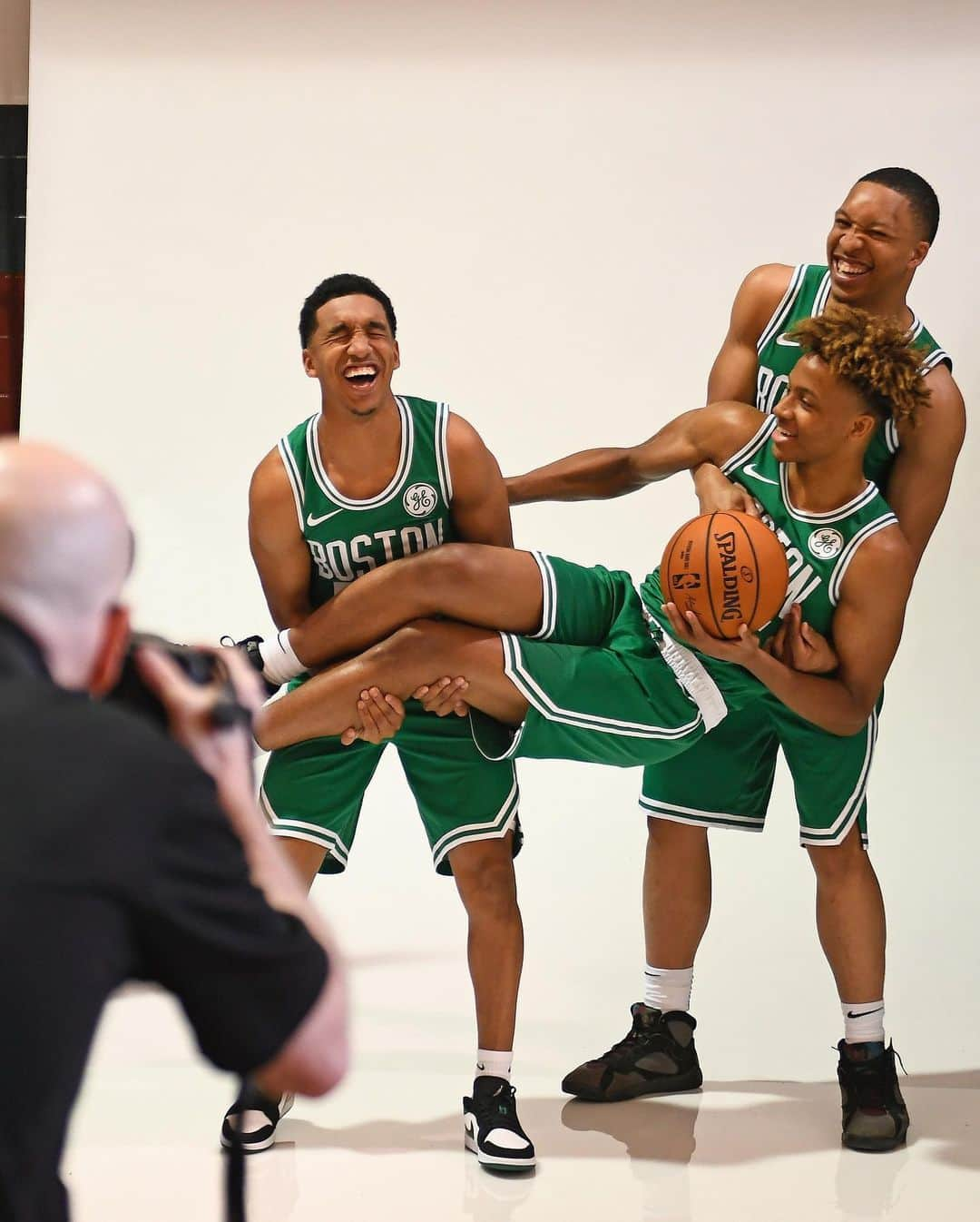 NBAさんのインスタグラム写真 - (NBAInstagram)「Behind the scenes at the 2019 #NBARooks Photo Shoot! #PaniniNBARookie」8月12日 2時48分 - nba