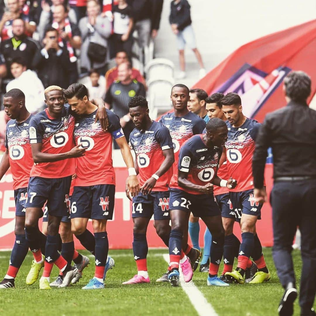 ジョゼ・フォンテさんのインスタグラム写真 - (ジョゼ・フォンテInstagram)「#wearelosc + 3  Merci a Tous pour le soutien! #on a commencé très bien 🤙🏻 #allezlelosc  Well done to the new players on your debuts and specially @victorosimhen9 🔥 Name your restaurant brother 🤙🏻」8月12日 3時01分 - f6nte