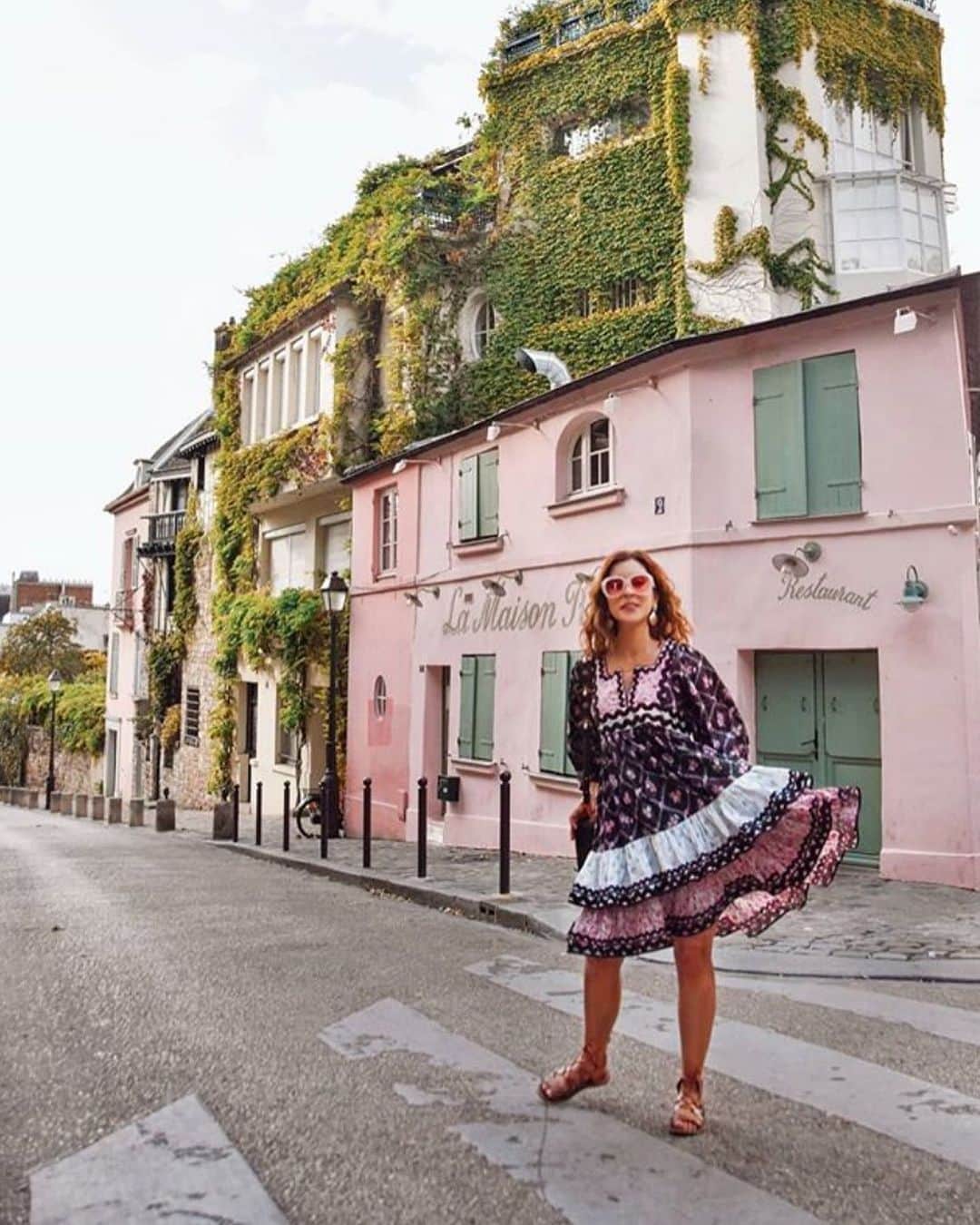 マヌーシュさんのインスタグラム写真 - (マヌーシュInstagram)「Montmartre Girl 💕 @hellovalentine porte la robe Liberty Mix 🌸 LAST CHANCE TO BUY !」8月12日 3時10分 - manoush_officiel