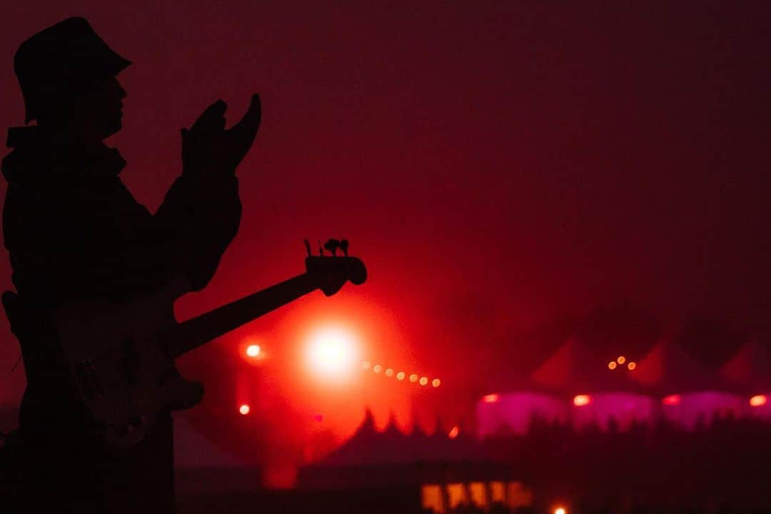 トゥエンティ・ワン・パイロッツさんのインスタグラム写真 - (トゥエンティ・ワン・パイロッツInstagram)「the fog rolled in over @outsidelands right when we took the stage like a scary story or something. [photos: @bradheaton]」8月12日 3時32分 - twentyonepilots