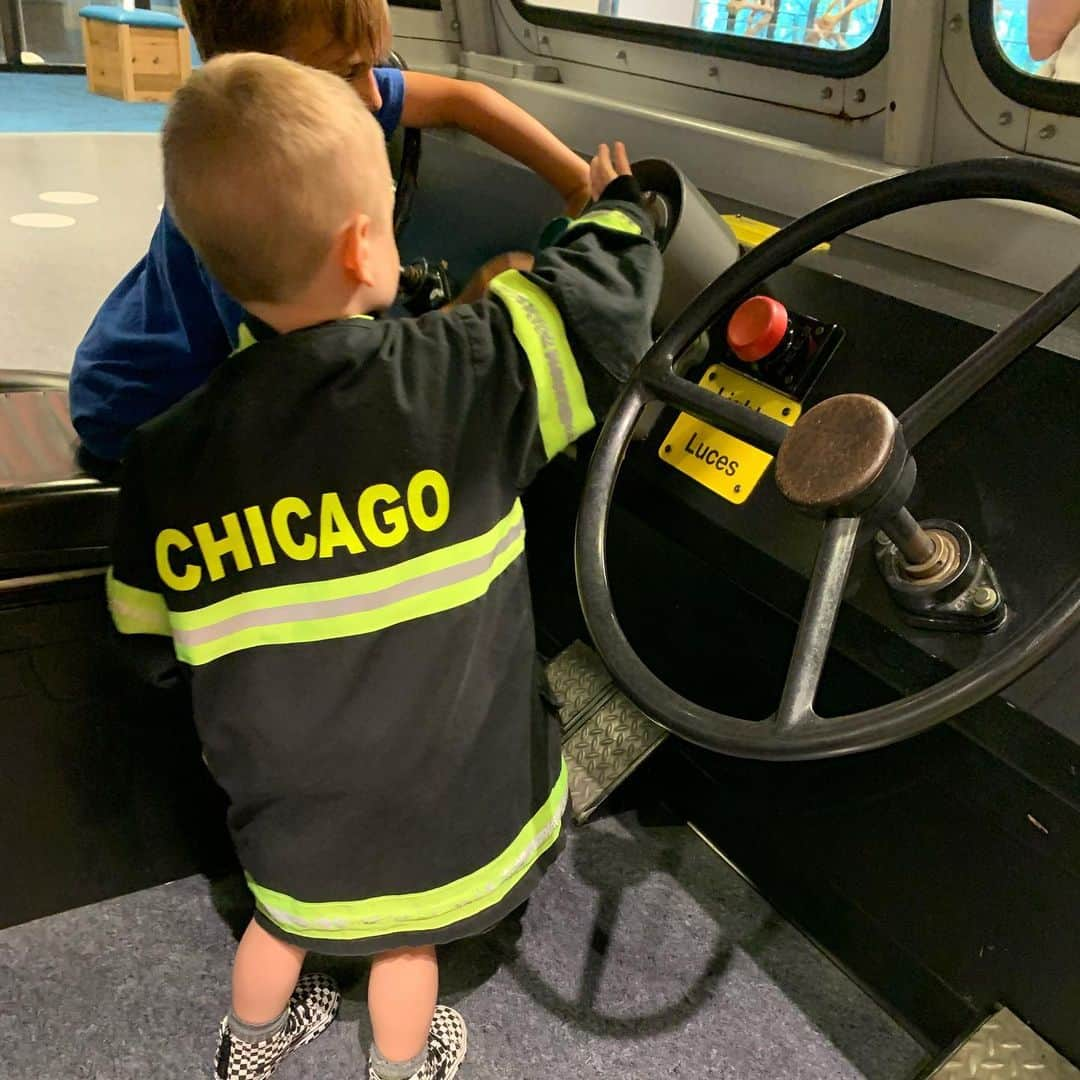 ニック・カーターさんのインスタグラム写真 - (ニック・カーターInstagram)「We had so much fun at the @chicagochildrensmuseum !!! #children #parenthood #childrensactivities #chicago #kids #childrenlearning #fatherhood #motherandson #motherhood #happiness #notacareintheworld #roadpuppy #dnaworldtour #toomanyhashtags 😂」8月12日 3時37分 - nickcarter