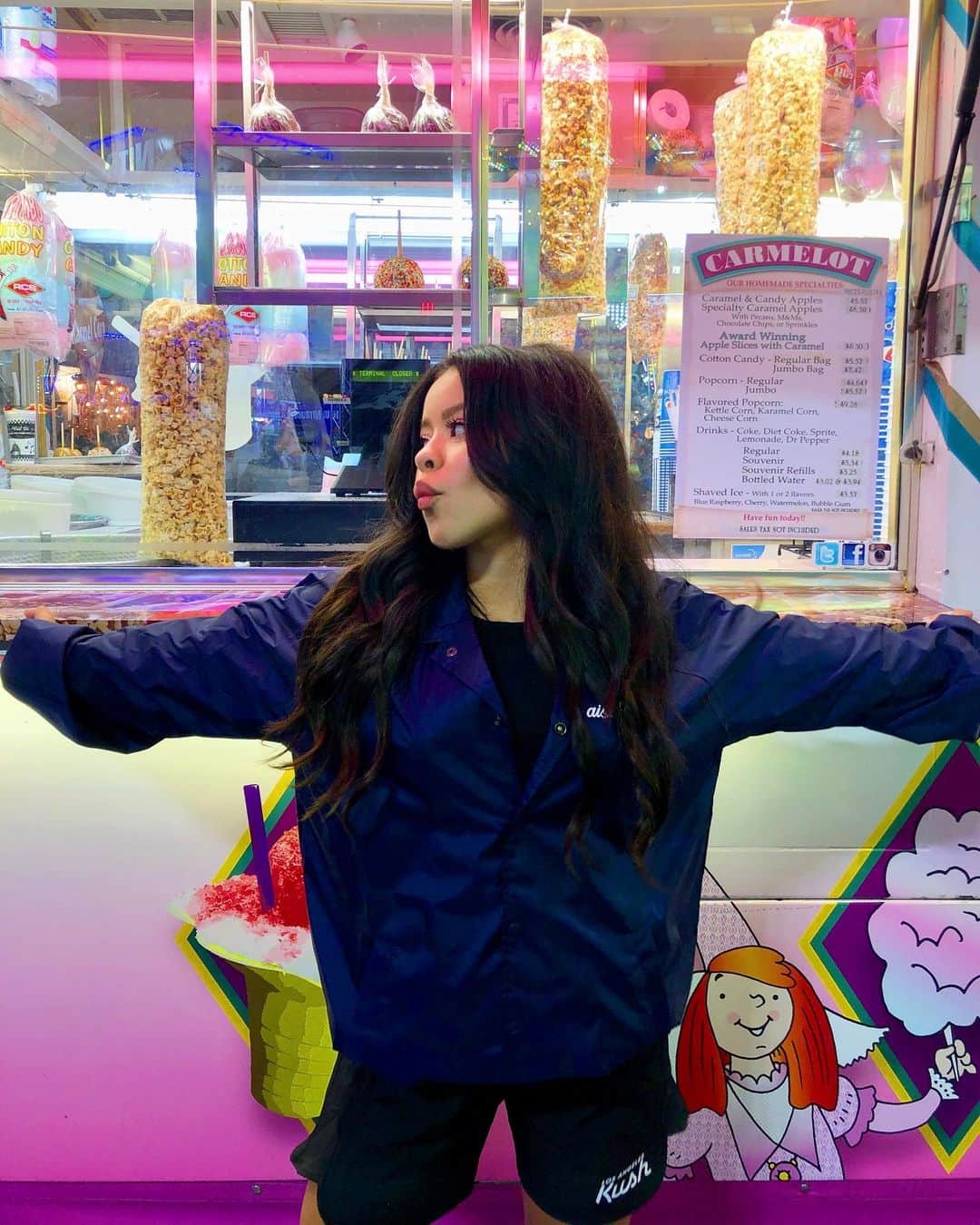 のインスタグラム：「before & after spotting the ramen burrito booth 🤤🌯」
