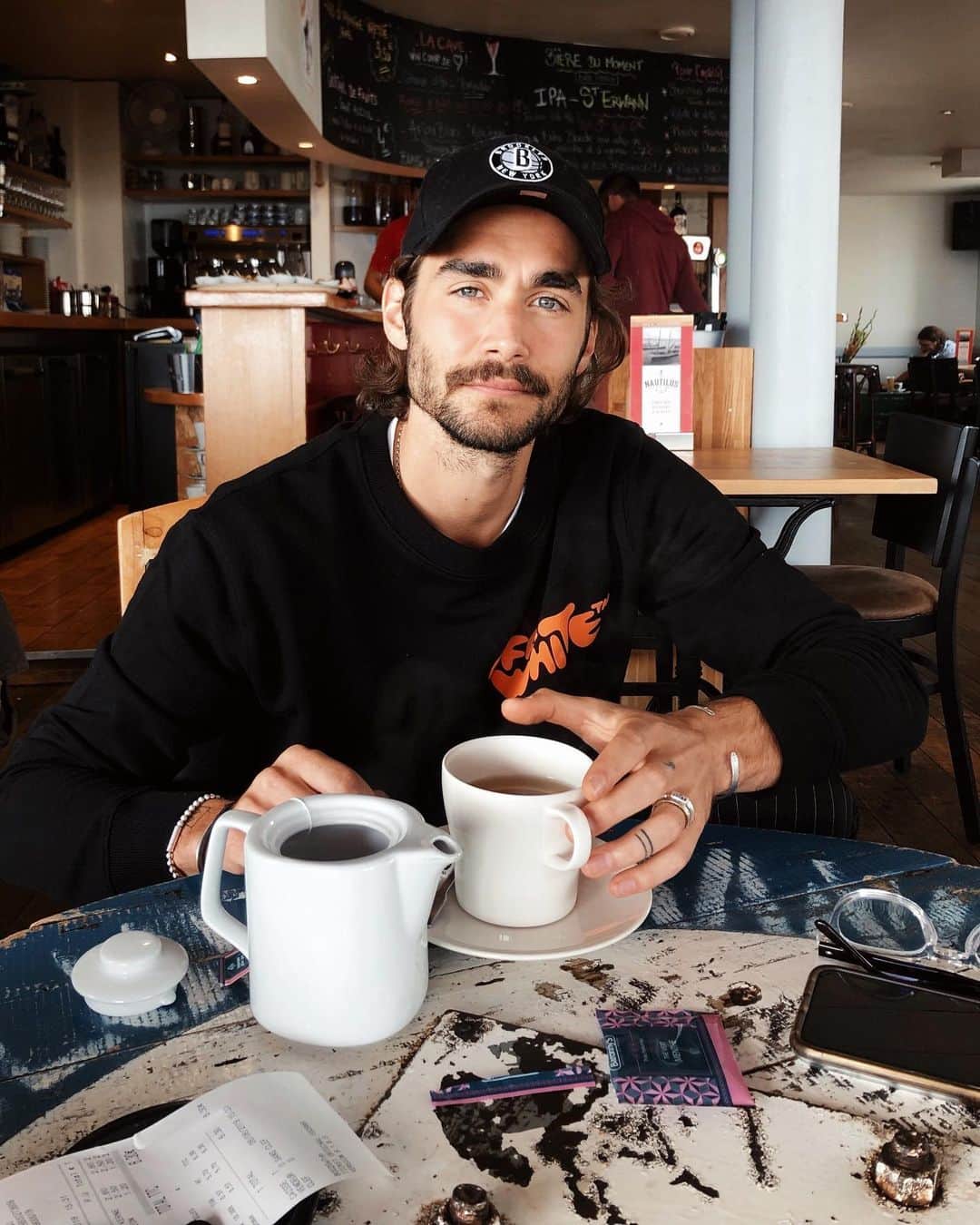 NICOLAS SIMOESのインスタグラム：「Warm treats ✨」