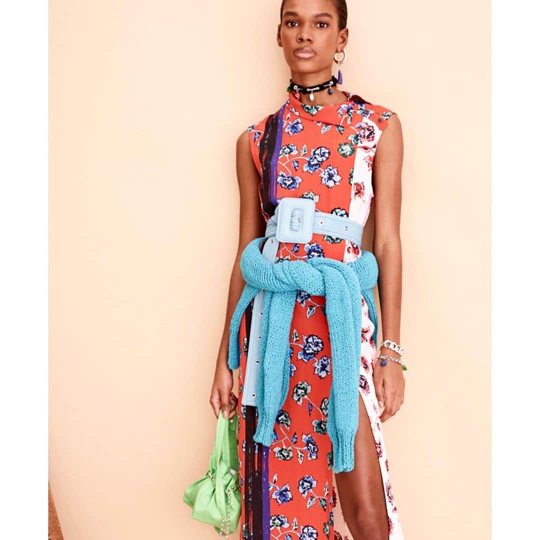 デレク ラムのインスタグラム：「Late summer colors. Derek Lam 10Crosby.  #summerprints #summer2019 #summerflorals」