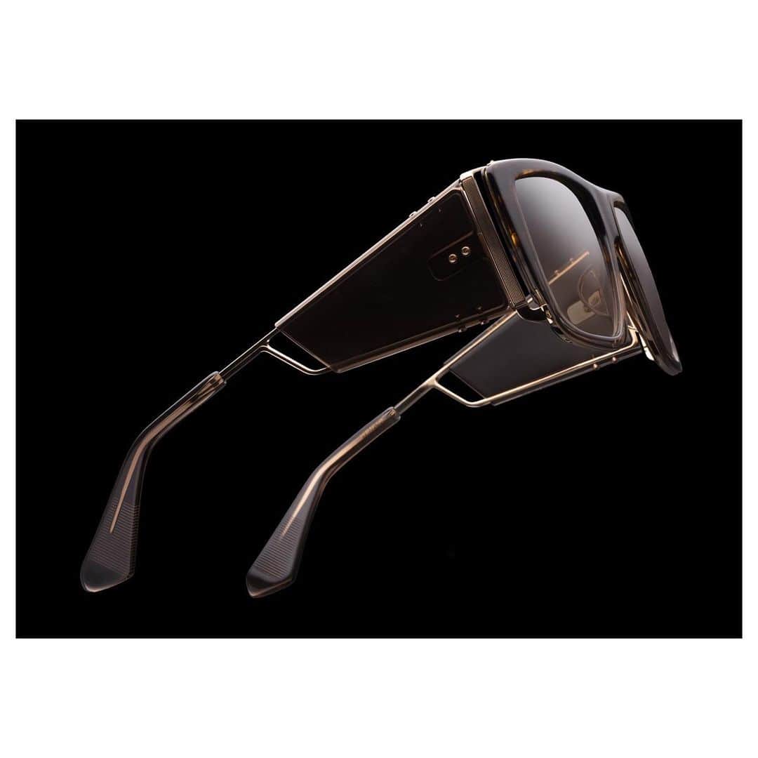 ディタのインスタグラム：「A classic 80's square silhouette combined with a bold wrap-around temple style pays homage to frames of that era with technical details in the Souliner-One #DITA #DITAeyewear #DITAsunglasses」