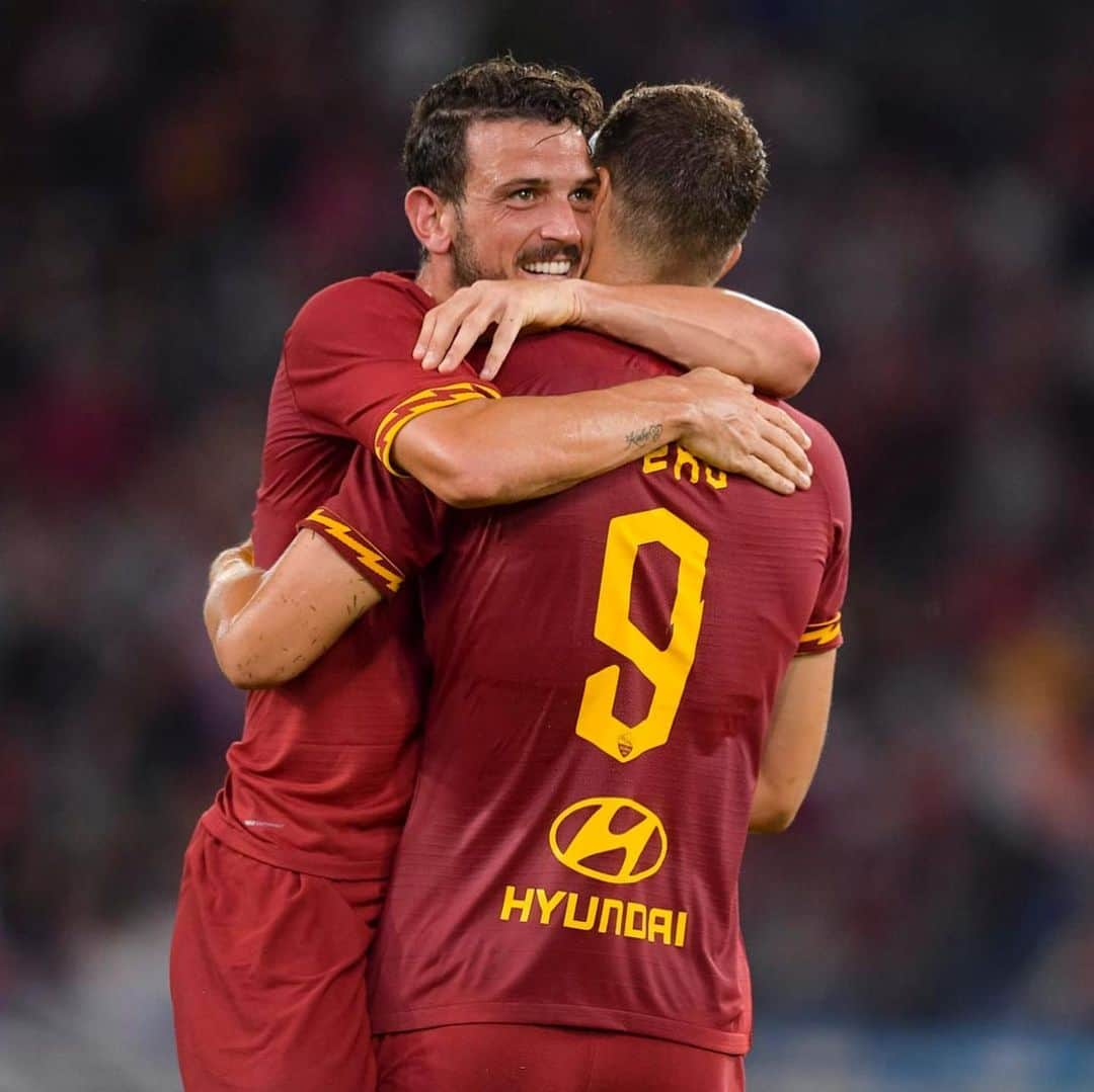 ASローマさんのインスタグラム写真 - (ASローマInstagram)「@diegoperotti_10 and @ed_dzeko with our 2️⃣ goals so far tonight! 👏 #ASRoma」8月12日 4時11分 - officialasroma