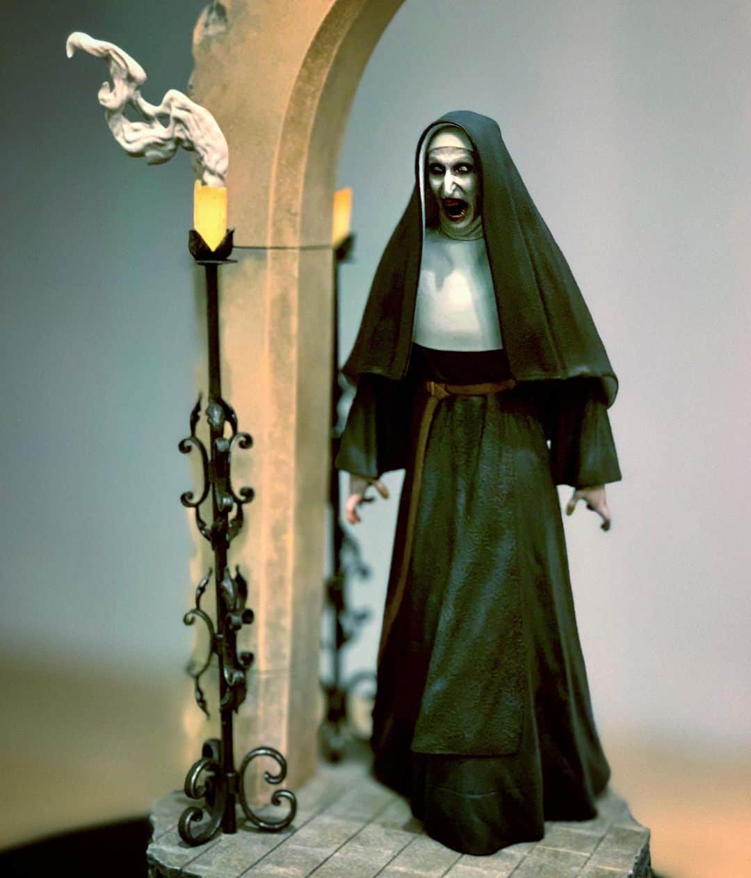 ジェームズ・ワンのインスタグラム：「Check out this beautiful #Nun sculpt from @sideshowcollectibles. Thank you!」
