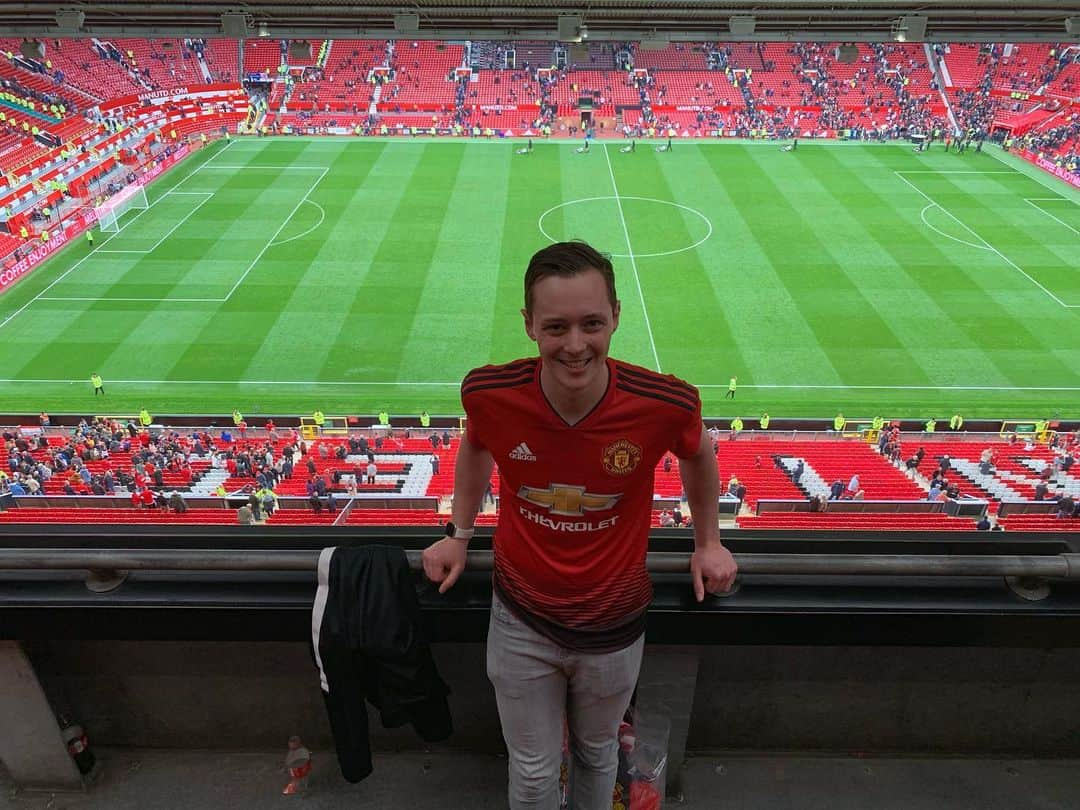 ジョーダン・モエラーのインスタグラム：「Not everyday you get a chance to go to opening day of the Premier league for two teams like @manchesterunited and @chelseafc ⚽️ great game!  #football #manchesterunited #letsgoreds #reddevils #chelsea #oldtrafford #openingday #dayoff」