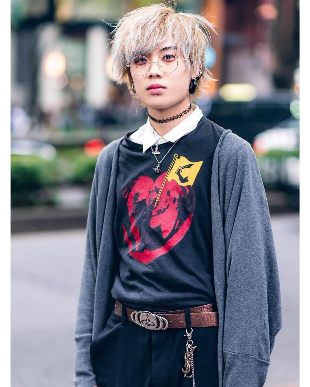 Harajuku Japanさんのインスタグラム写真 - (Harajuku JapanInstagram)「20-year-old Japanese hair stylists Kaito (@kaitairu) and Yocchi (@yocchi_0103) on the street in Harajuku wearing fashion by Comme des Garcons, Rageblue, Vivienne Westwood, Yves Saint Laurent, AnkoROCK and Dr. Martens.」8月12日 4時40分 - tokyofashion