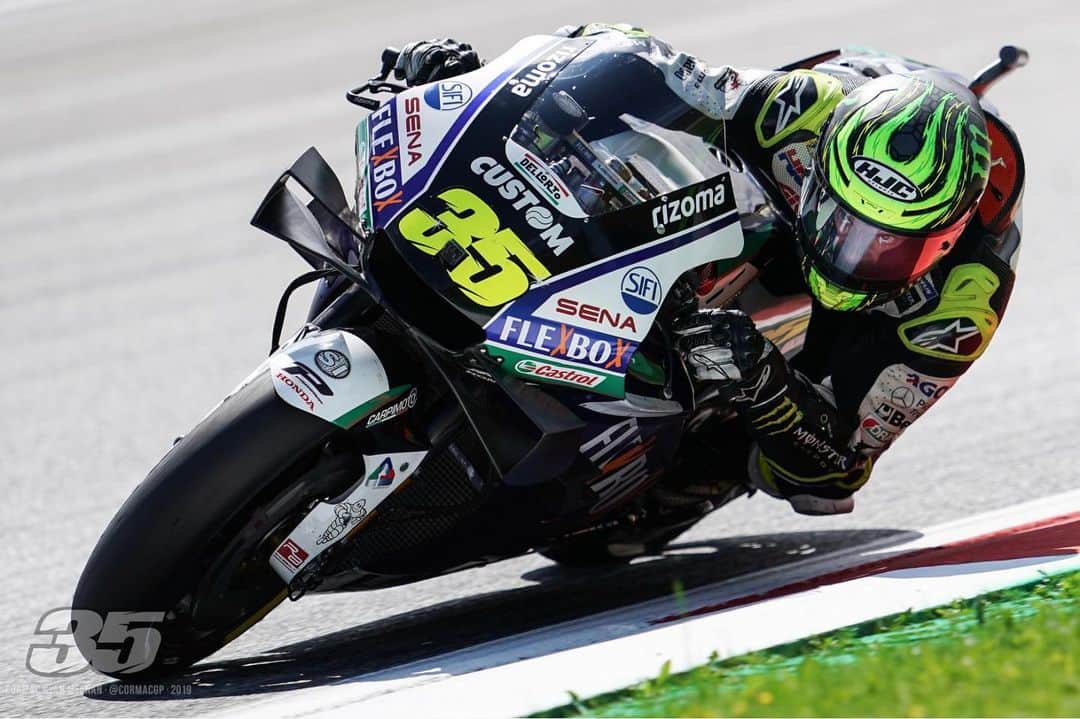 カル・クラッチローのインスタグラム：「A whole weekend for one lap in the race is never cool. Glad to come off uninjured after unfortunate incident. Now very much looking forward to Silverstone」