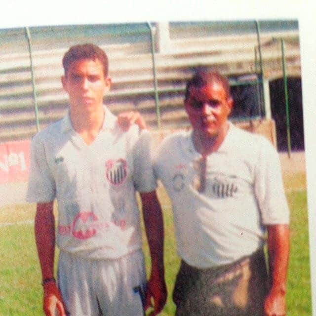 ロナウドのインスタグラム：「O melhor do mundo? Você. Feliz dia, paizão! #SeuNélio, Obrigado por tanto!❤」