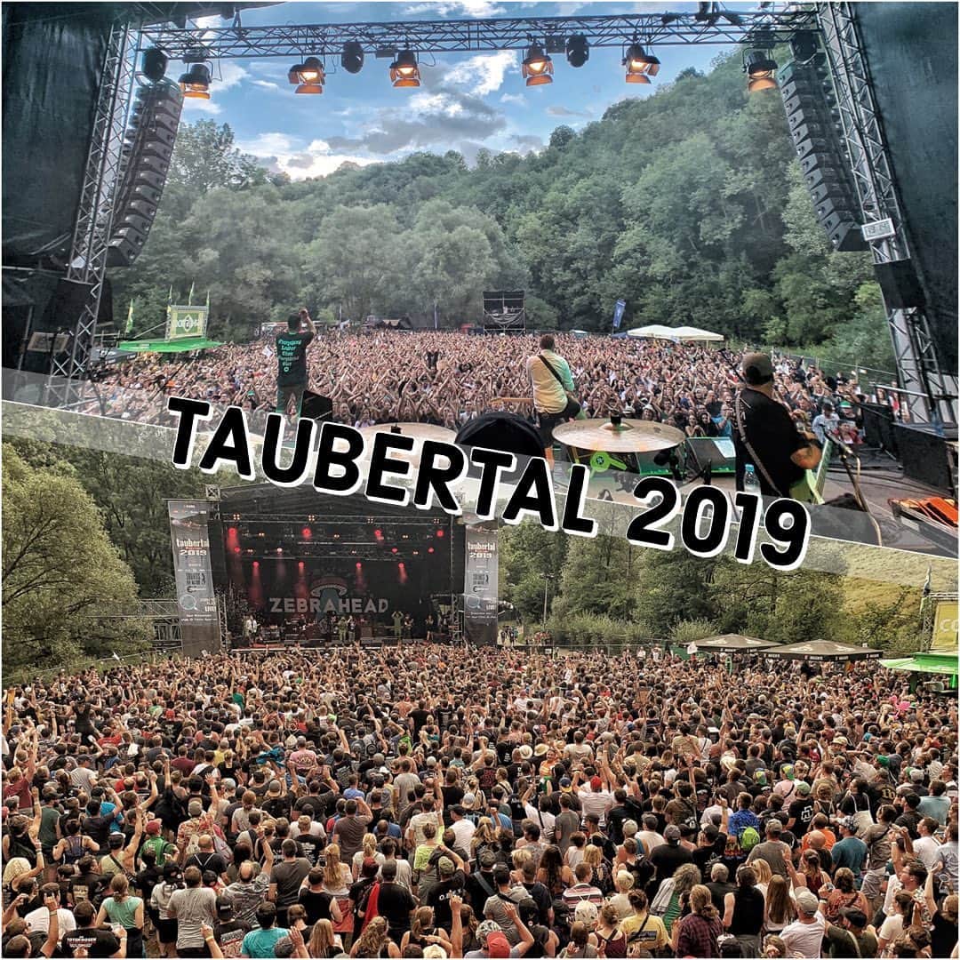 Zebraheadさんのインスタグラム写真 - (ZebraheadInstagram)「Hey @taubertalfestival !!! You were so amazing!!!! Look at all you beautiful people hanging and partying even in the rain!!! Danke!!! #Zebrahead #braininvaders #evhgear #deanmarkley #taubertalfestival #germany🇩🇪 #rothenburg」8月12日 4時52分 - zebraheadofficial