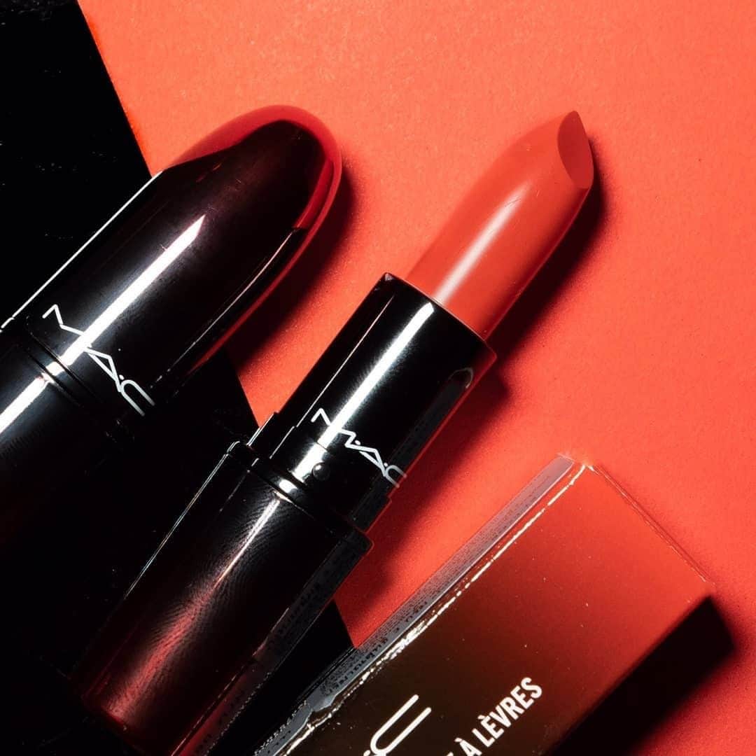 M·A·C Cosmetics Canadaさんのインスタグラム写真 - (M·A·C Cosmetics CanadaInstagram)「Sweep yourself off your feet with over-the-top oranges like Shamelessly Vain. Love your Lipstick, love yourself! #Repost @bell_bellaberry」8月12日 5時00分 - maccosmeticscanada