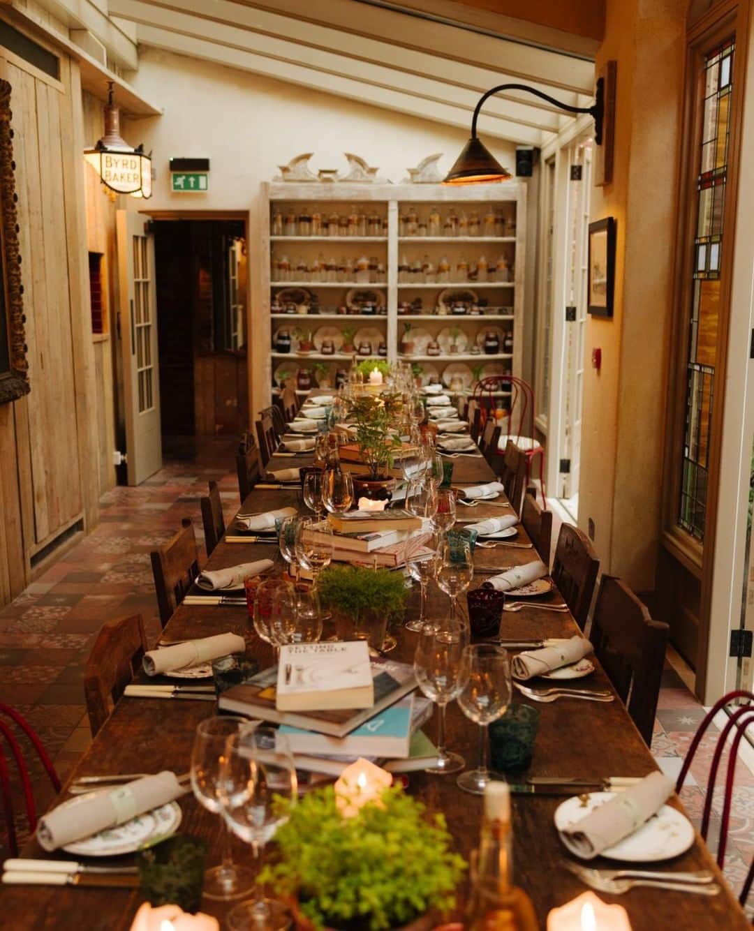 MR PORTERのインスタグラム：「When it comes to Sunday lunch, do as @thepig_hotel do. #MRPORTERstylecouncil」