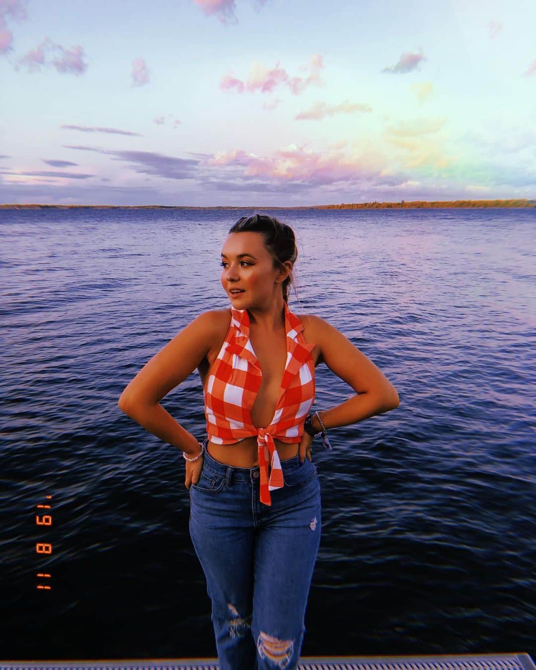 トーリ・ウェブスターのインスタグラム：「getting older has never felt SO good 🎂♥️ the last few days have been spent in cottage country with people who fill my life with so much love and laughter. I don’t take one second of this weekend for granted. I know I’m the luckiest girl in the world 😭 I love you all, I don’t deserve you! Till next year ✨ #TORCHELLA」