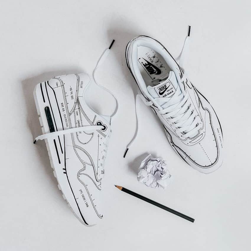 Sneaker Newsさんのインスタグラム写真 - (Sneaker NewsInstagram)「The Nike Air Max 1 “Schematic” is hitting boutiques in Europe next week. If you’re still in need of a pair, hit the link in our bio for a store list.」8月12日 5時32分 - sneakernews