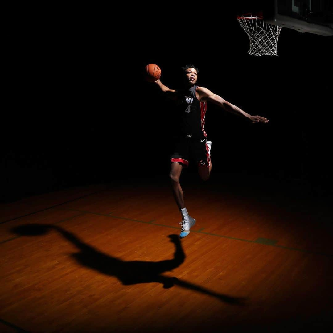 NBAさんのインスタグラム写真 - (NBAInstagram)「The spotlight shines on the 2019 #NBARooks! (📸: @natlyphoto)」8月12日 5時44分 - nba