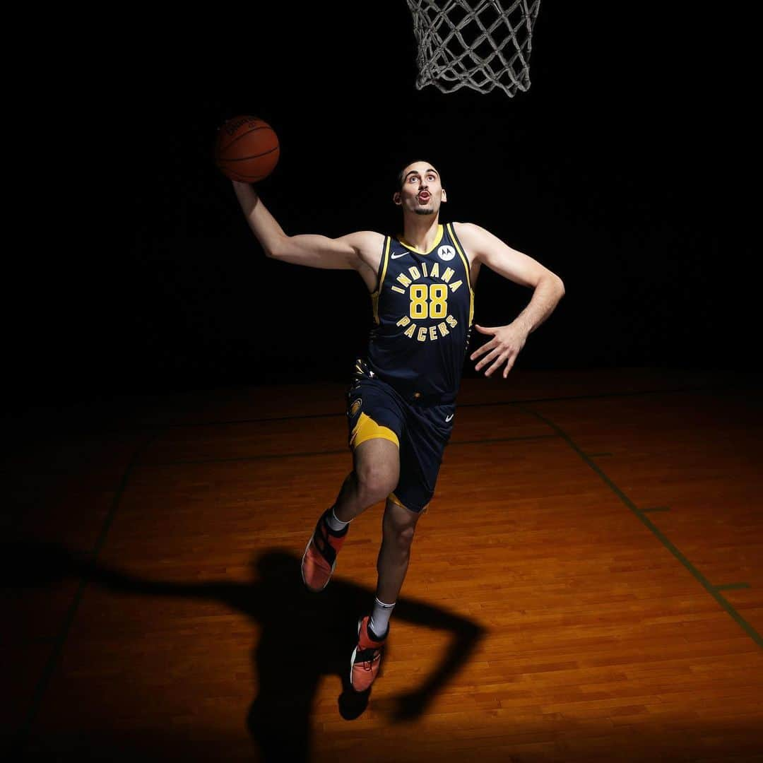 NBAさんのインスタグラム写真 - (NBAInstagram)「The spotlight shines on the 2019 #NBARooks! (📸: @natlyphoto)」8月12日 5時44分 - nba