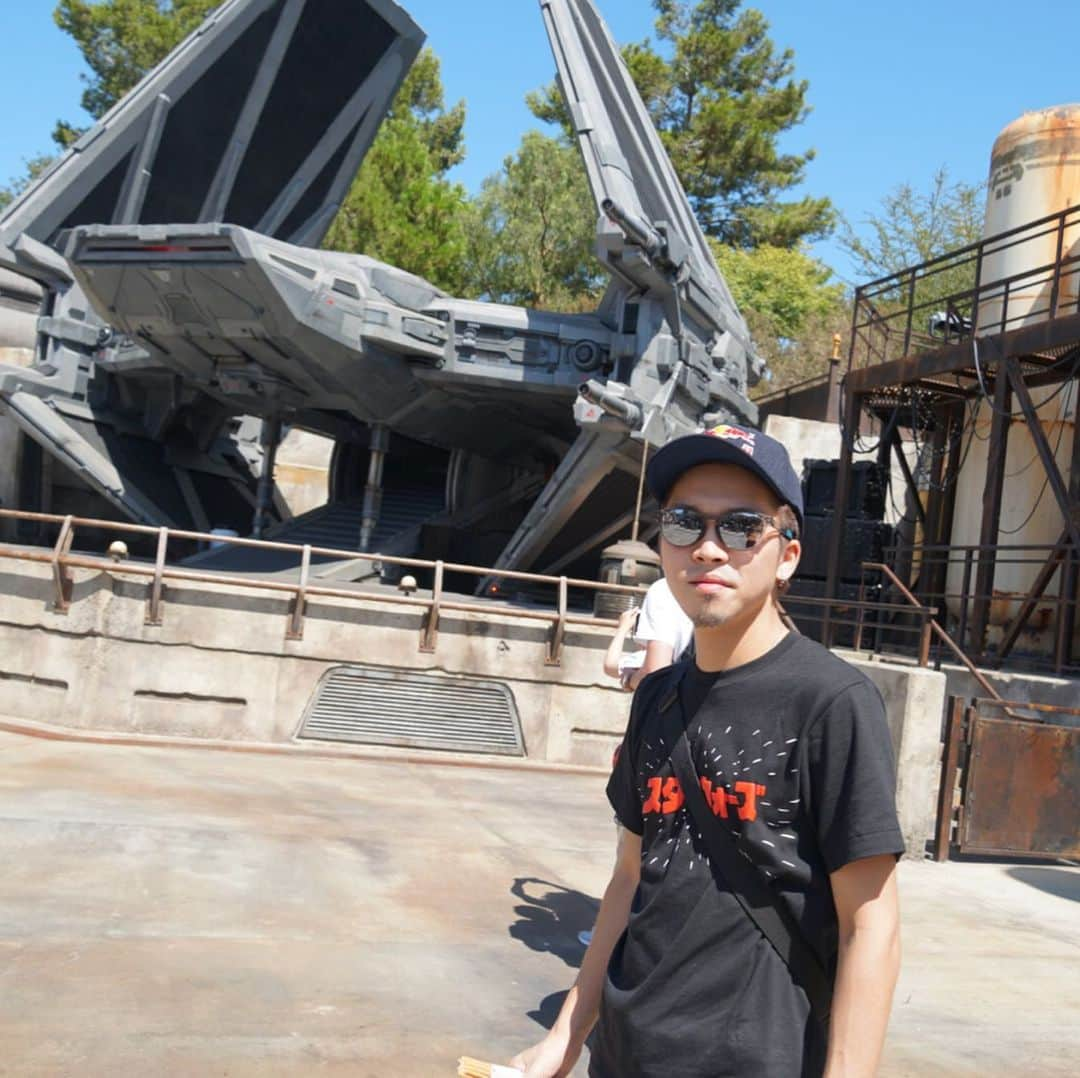 gachikunのインスタグラム：「. ﻿ ﻿ STAR WARS GALAXY'S EDGE﻿ ﻿ #disneyland#disneylandcalifornia#starwars#starwarsgalaxysedge#スターウォーズ#スターウォーズギャラクシーズエッジ」