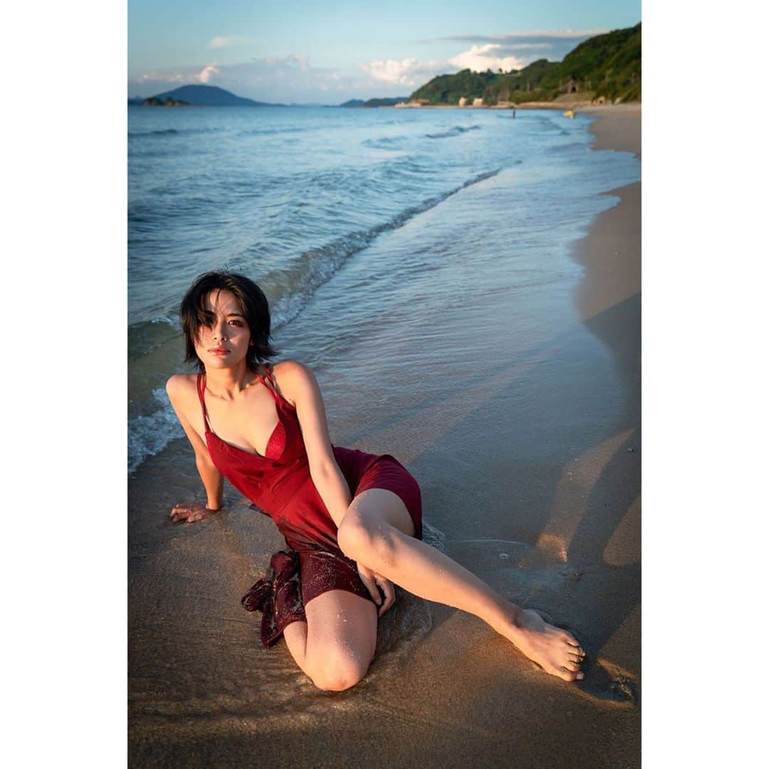 のインスタグラム：「常盤響の週刊ニューエロス。345  Hibiki Tokiwa's Weekly New Eros. 345  Weekly New Eros is a free blog magazine.  Please follow the link below.  週刊ニューエロスは無料のブログマガジンです。 以下のリンクからどうぞ。  https://bit.ly/2yOgMd9  model : 峰のりえ  #sexy #lingerie #ランジェリー #下着 #写真好きな人と繋がりたい #ファインダー越しの私の世界 #ポートレート #portrait #モデル#糸島 #福岡」