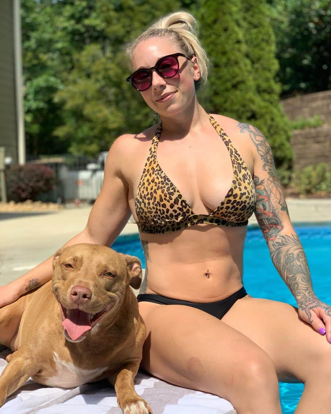 クリスティン・ポープさんのインスタグラム写真 - (クリスティン・ポープInstagram)「Truffle & I are living our best life having a ☀️ HOT GIRL SUMMER ☀️.... But like LiTeRaLlY it’s 95 degrees ((pants heavily)) 🐾」8月12日 5時56分 - kris10pope