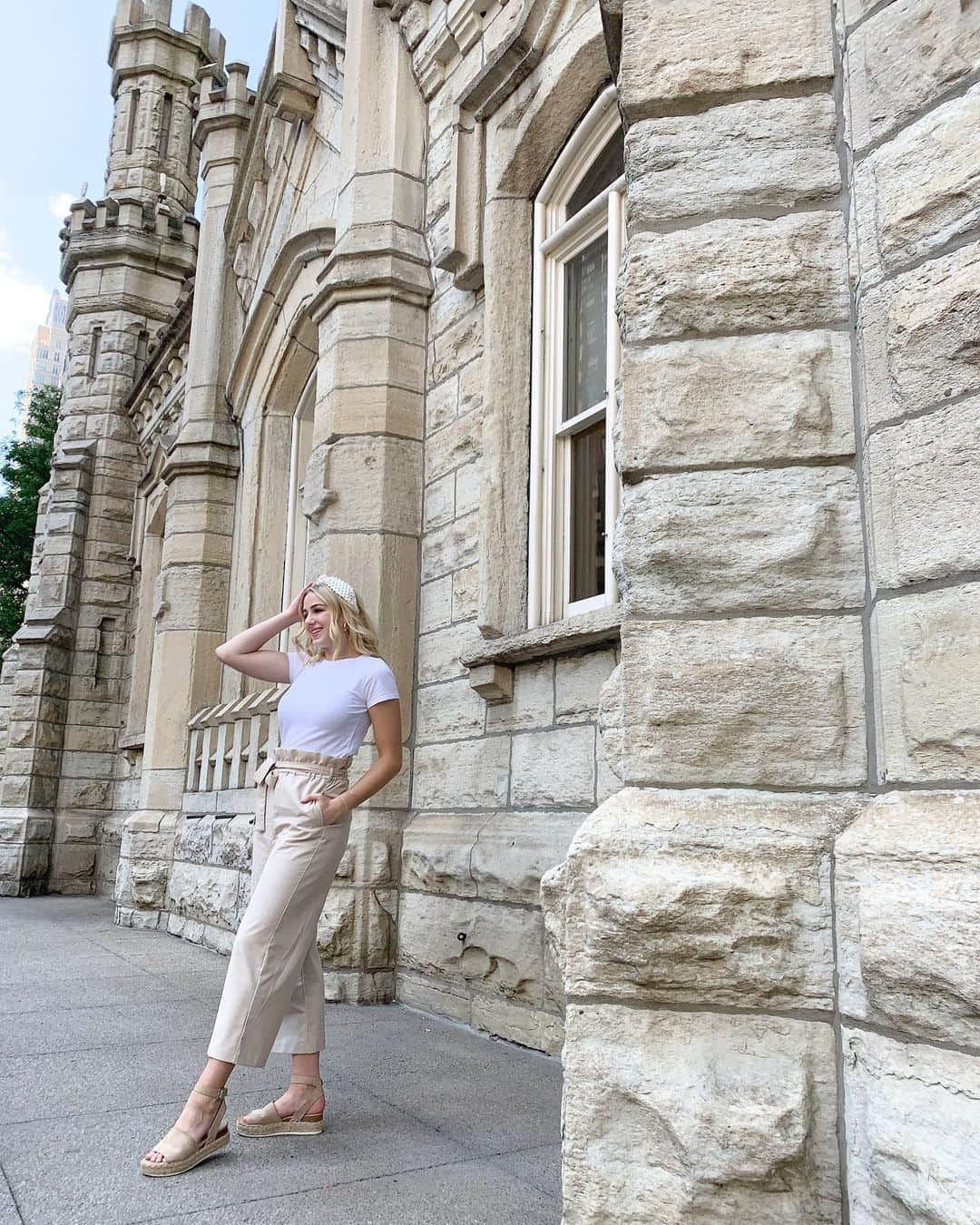 クロエ・ルーカジアックさんのインスタグラム写真 - (クロエ・ルーカジアックInstagram)「Every queen needs her castle 👸🏼」8月12日 6時01分 - chloelukasiak