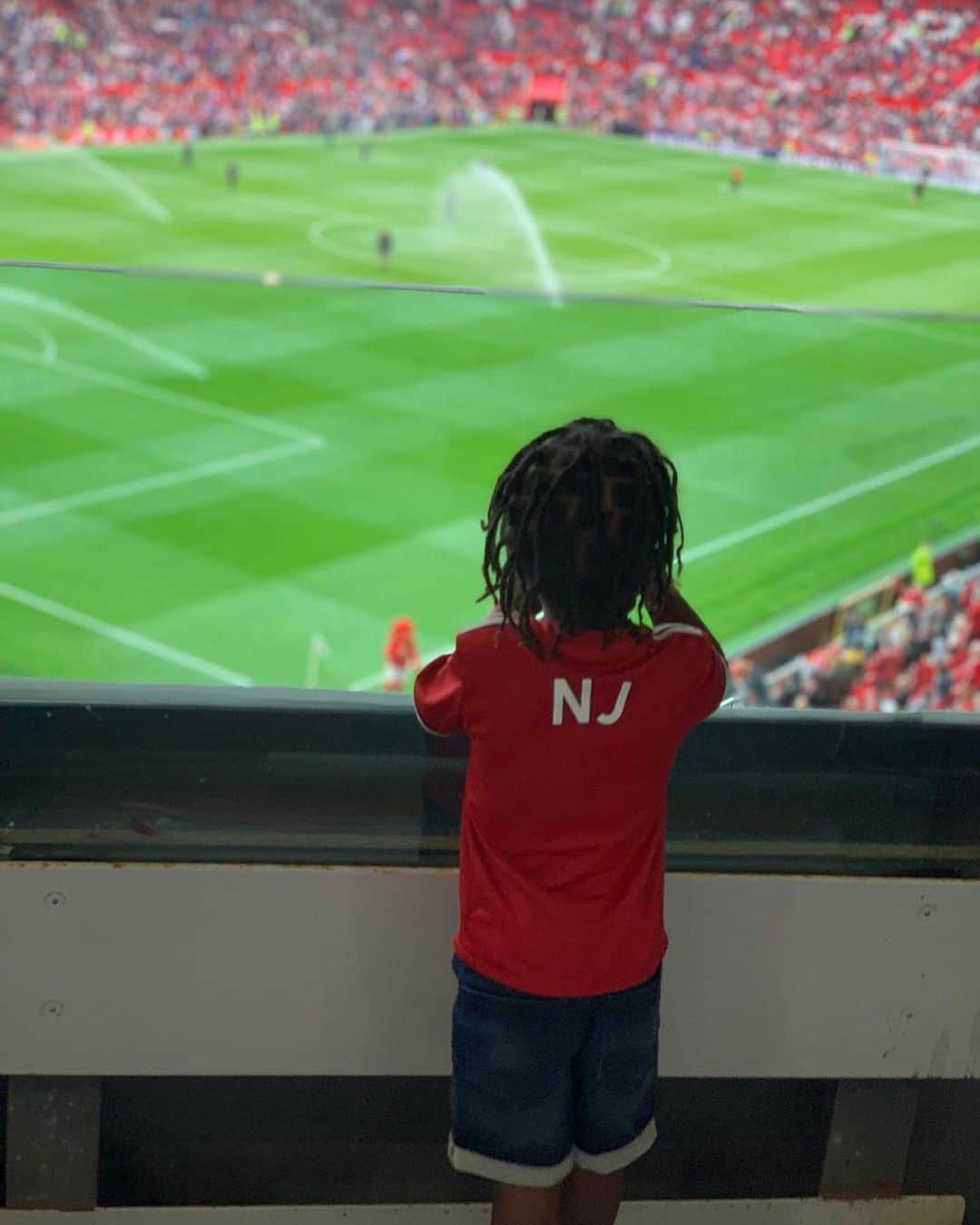 ウサイン・ボルトさんのインスタグラム写真 - (ウサイン・ボルトInstagram)「My godson NJJ represented uncle today @manchesterunited first game of the @premierleague season #BornWinnner #godson #Winnings #United 🙌🏽🙌🏽💯💯」8月12日 6時28分 - usainbolt